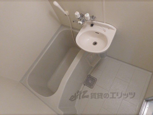 バス・シャワールーム　バス