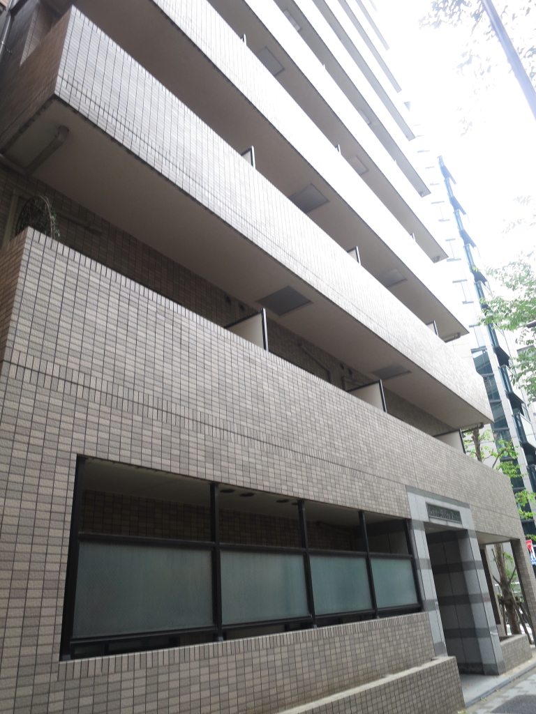 千代田区九段南のマンションの建物外観