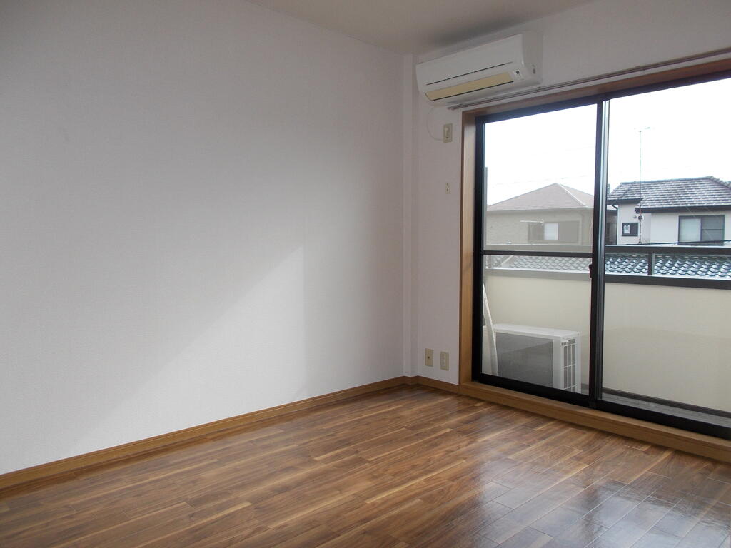 その他設備　6帖洋室エアコン付き