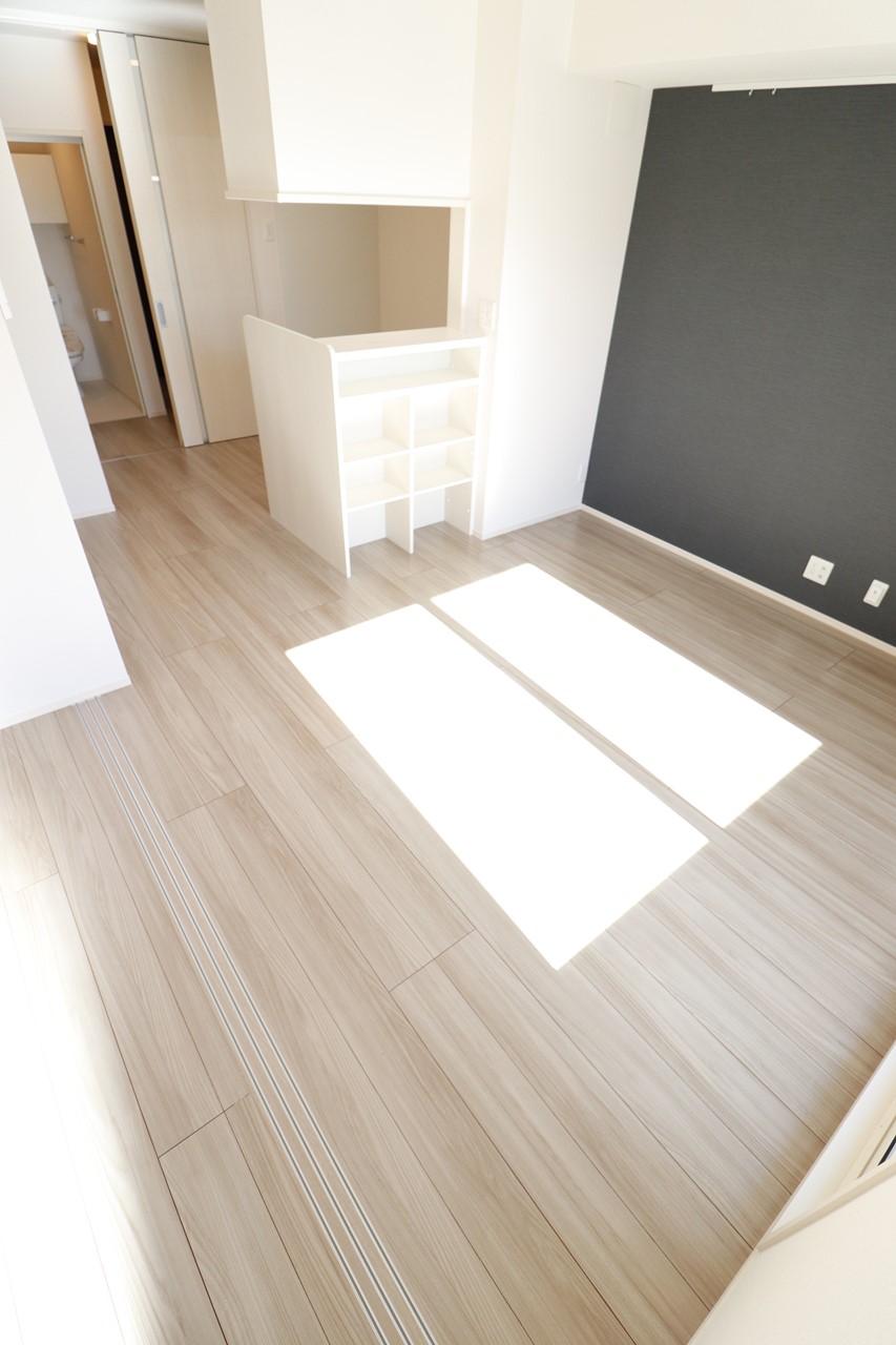 居室・リビング　同物件別部屋です