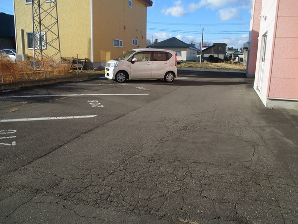 【コーポイシグロの駐車場】