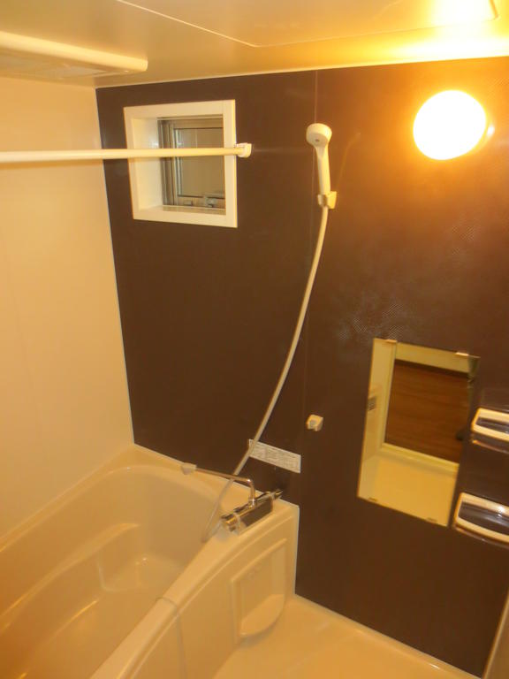 バス・シャワールーム　オール電化築浅アパート！カウンターキッチンのある居室は１１帖