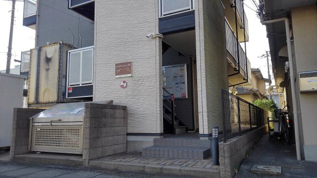 エントランス　オートロックゲート付