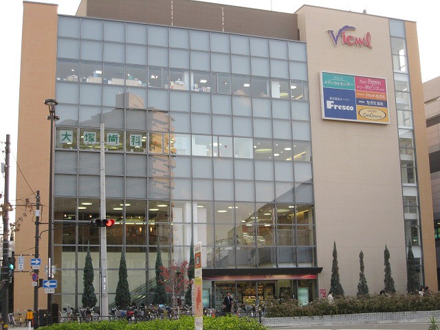 ショッピングセンター　ヴュール阪急三国（ショッピングセンター）まで393m