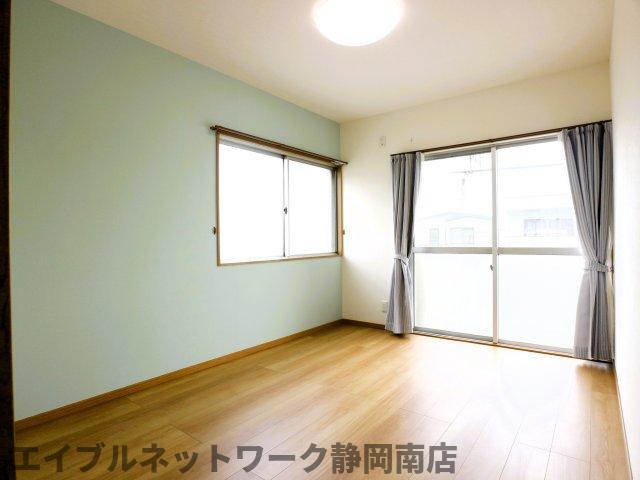 居室・リビング　ゆったり過ごせる居間です