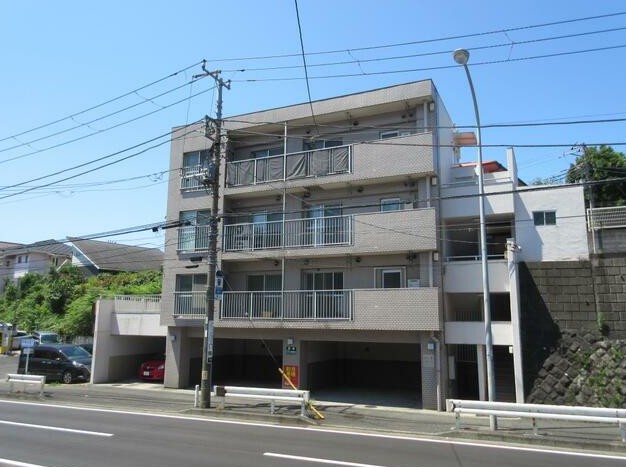横浜市西区北軽井沢のマンションの建物外観
