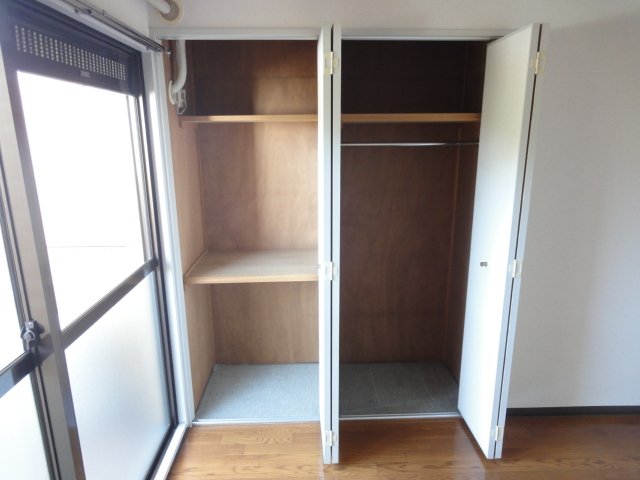 収納　同物件別号室の写真