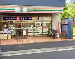 コンビニ　セブンイレブン日本橋小網町店（コンビニ）まで203m