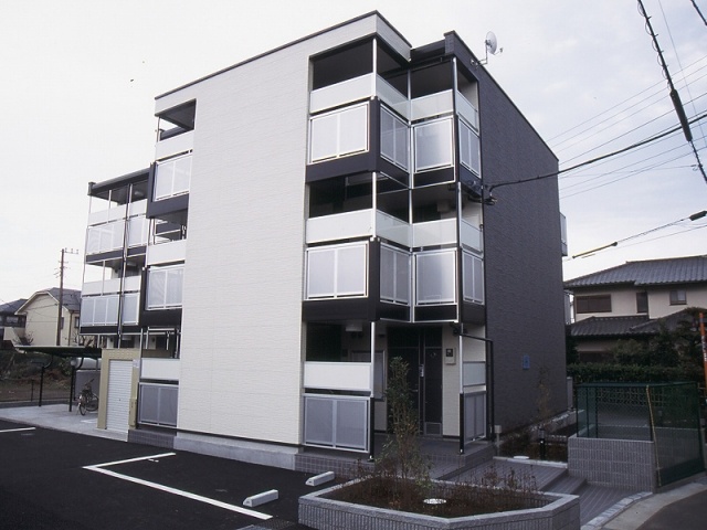 平塚市上平塚のマンションの建物外観