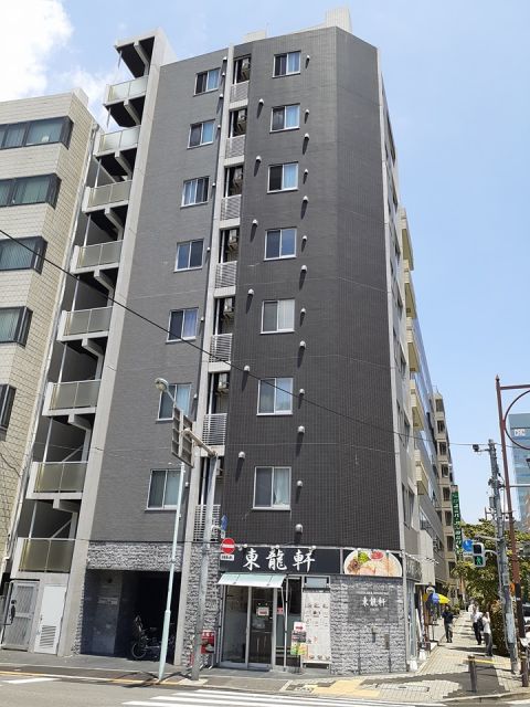 中央区日本橋箱崎町のマンションの建物外観