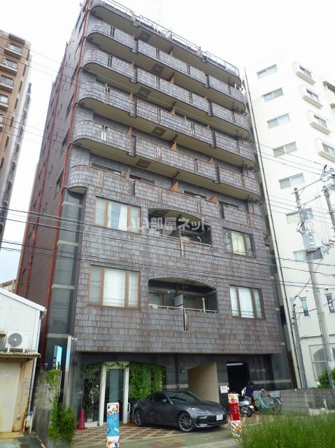 【YKハイツ西明石の建物外観】