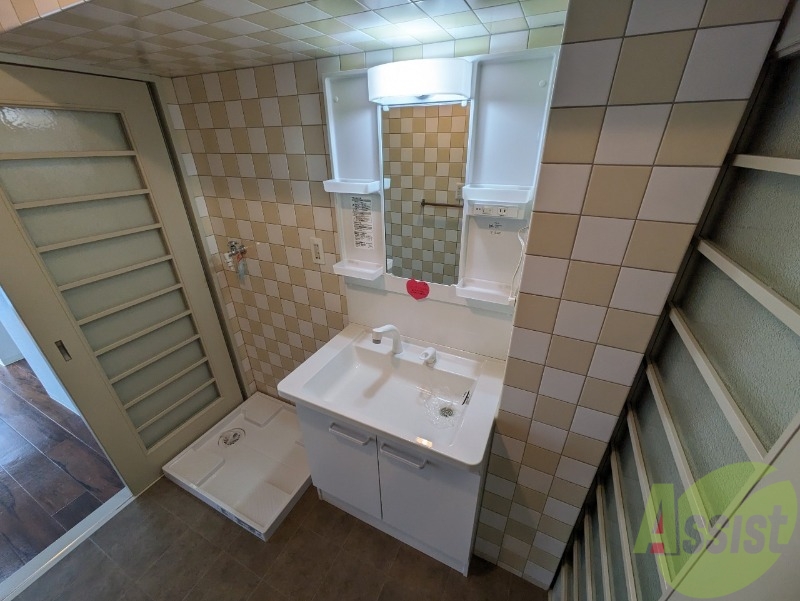 洗面設備　こちらに洗面台があります。朝の洗顔はこちらで。