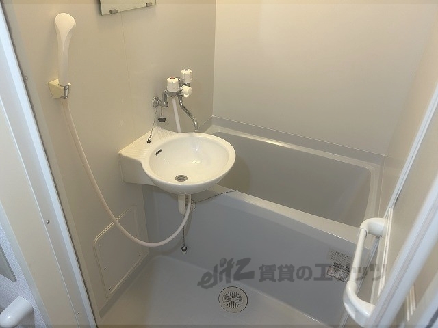 バス・シャワールーム　バス