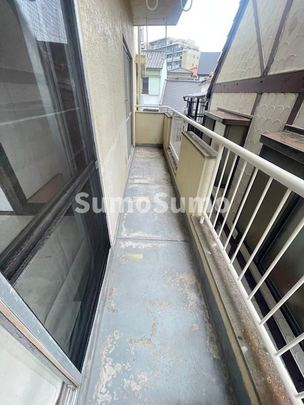 バルコニー　開放的で明るい空間を演出してくれるバルコニーです