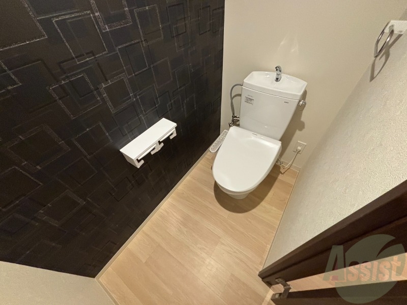 トイレ　こちらはトイレです。清潔感があり、安心して使用できます。