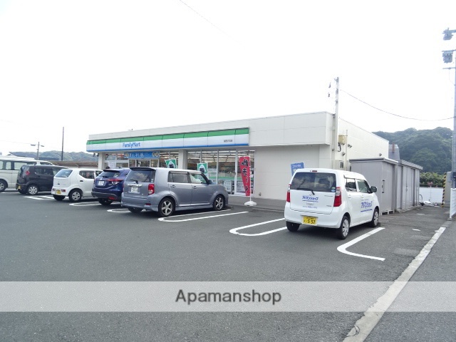 コンビニ　ファミリーマート湖西中之郷店（コンビニ）まで700m