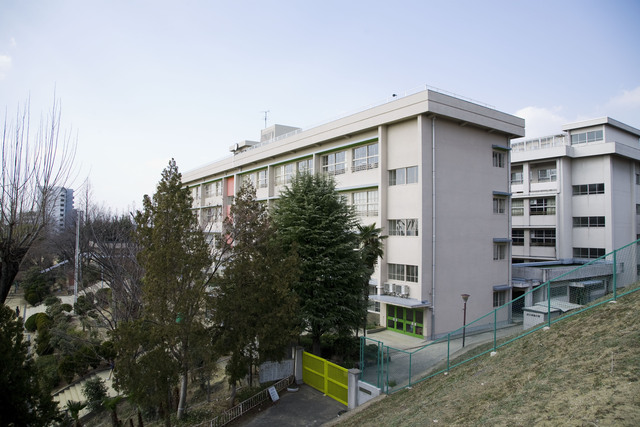 小学校　豊中市立東豊中小学校（小学校）まで460m