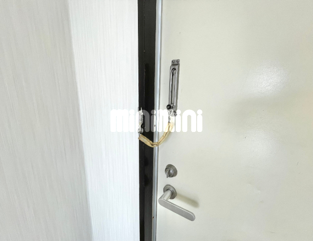 セキュリティ　ドアチェーン完備です。