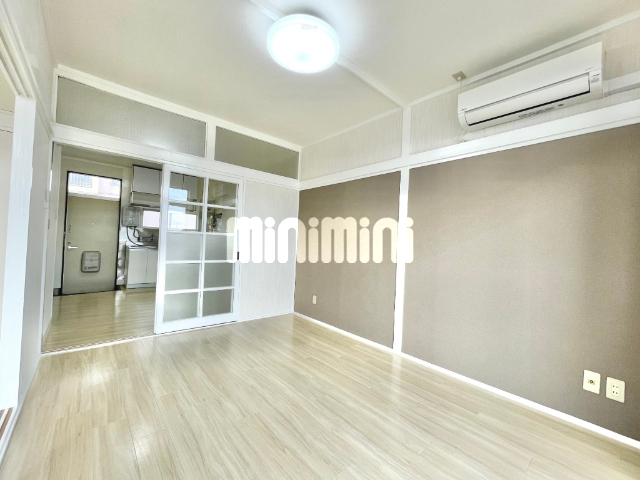 居室・リビング　６帖の洋室です。