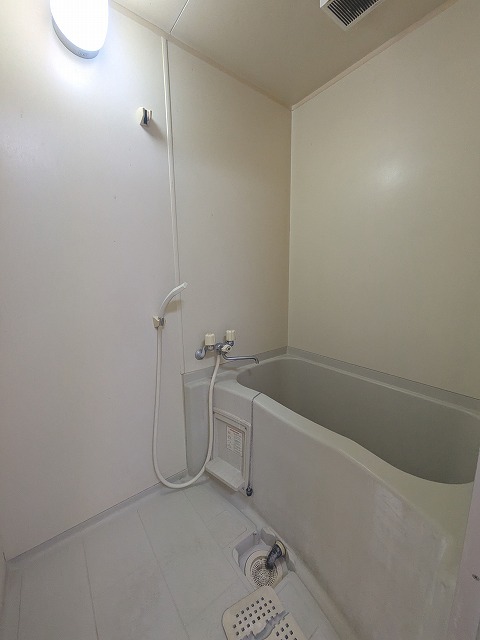 バス・シャワールーム　広めバスルームでゆったりリラックス♪