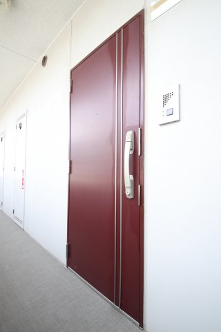 玄関　収納もある玄関です