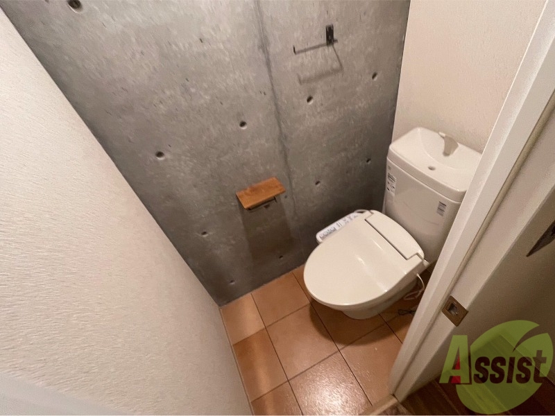 トイレ　こちらはトイレです。清潔感があり、安心して使用できます。