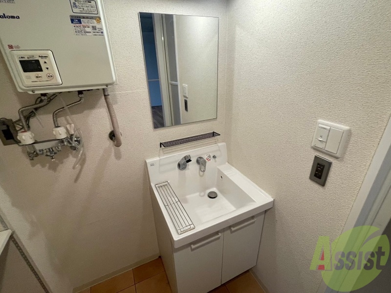 洗面設備　洗面台は独立していて使いやすそうですね。