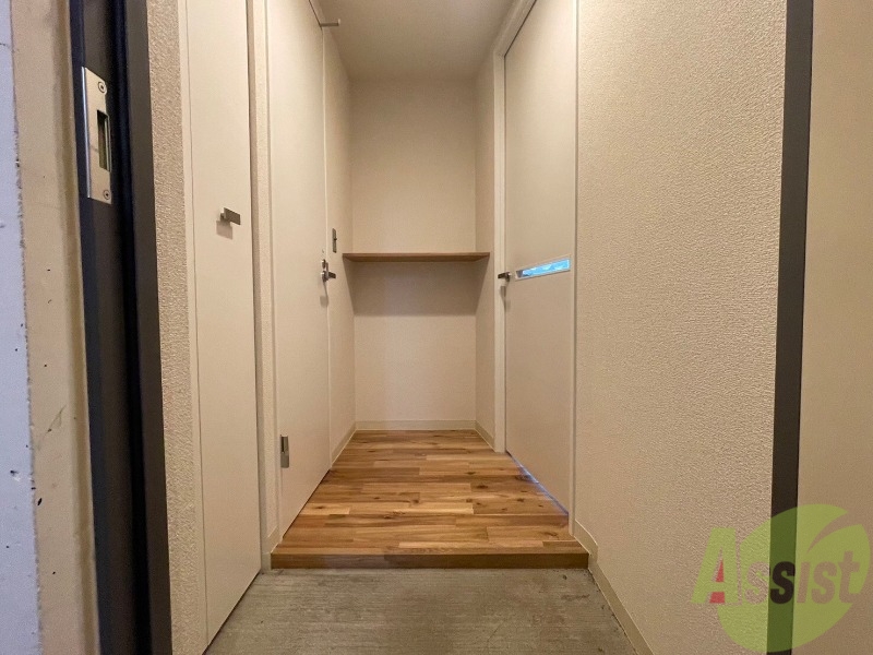 玄関　玄関の様子です。明るい印象ですね。気分もあがりそう。