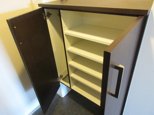 玄関　シューズボックス完備です。