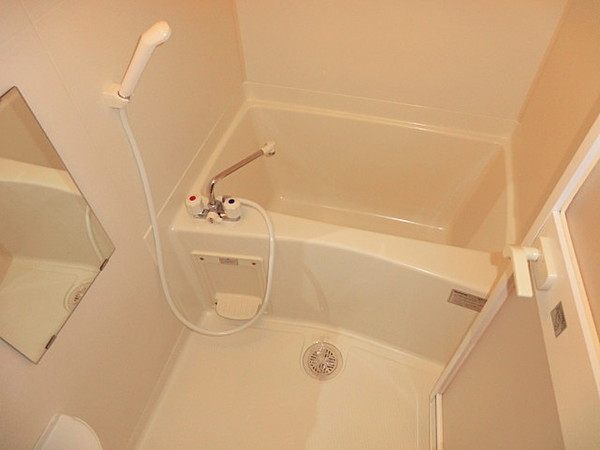 バス・シャワールーム　日々の疲れを癒すお風呂付です