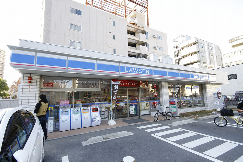 コンビニ　ローソン 千代田一丁目店（コンビニ）まで120m
