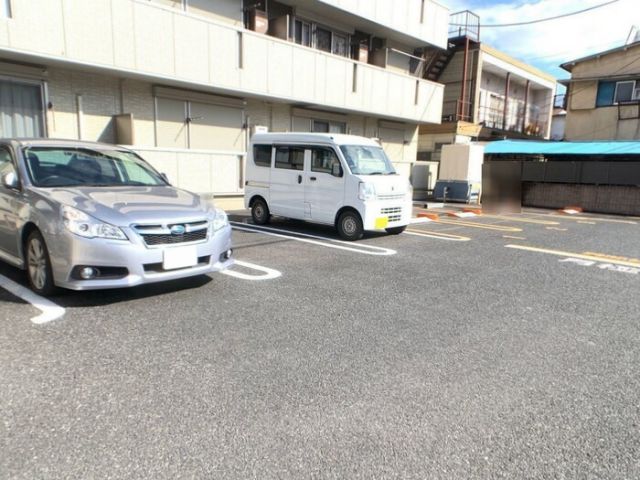 【パーシモン ハウスの駐車場】