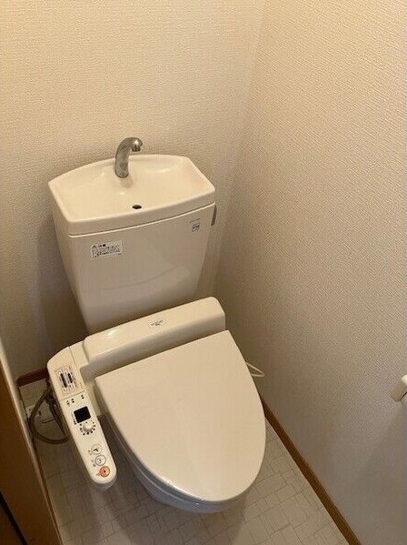 トイレ　シャワートイレでスッキリしちゃいましょう！