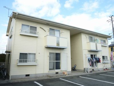 姫路市広畑区才のアパートの建物外観