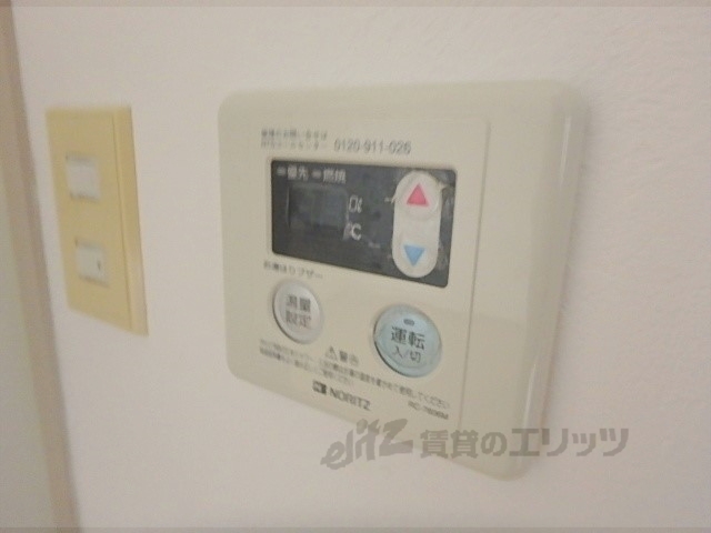 その他設備　給湯器リモコン