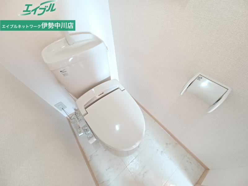 トイレ　同物件別室の画像です