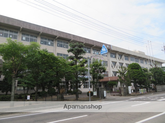 中学校　東中学校（中学校）まで444m