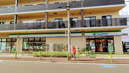 コンビニ　ファミリーマート大田大森西一丁目店（コンビニ）まで205m