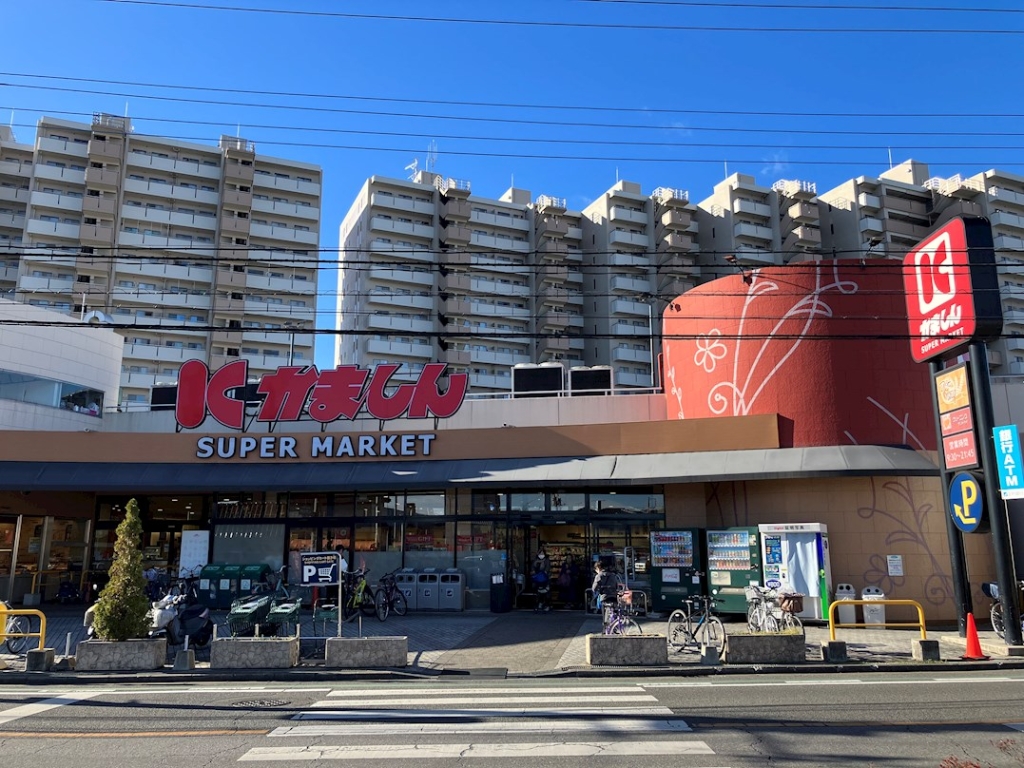 スーパー　かましん カルナ戸祭店（スーパー）まで422m