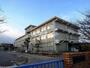小学校　岐阜市立西郷小学校（小学校）まで885m