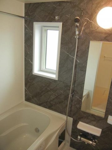 バス・シャワールーム　お風呂で日々の疲れを落としましょう