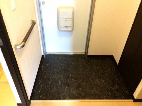 玄関　ご入居をお待ちいたしております