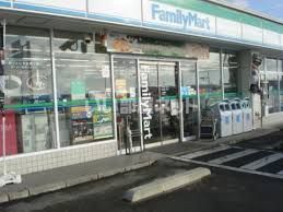 コンビニ　ファミリーマート古川鶴ヶ埣店（コンビニ）まで437m