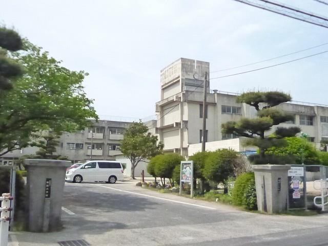 小学校　華城小学校（小学校）まで110m
