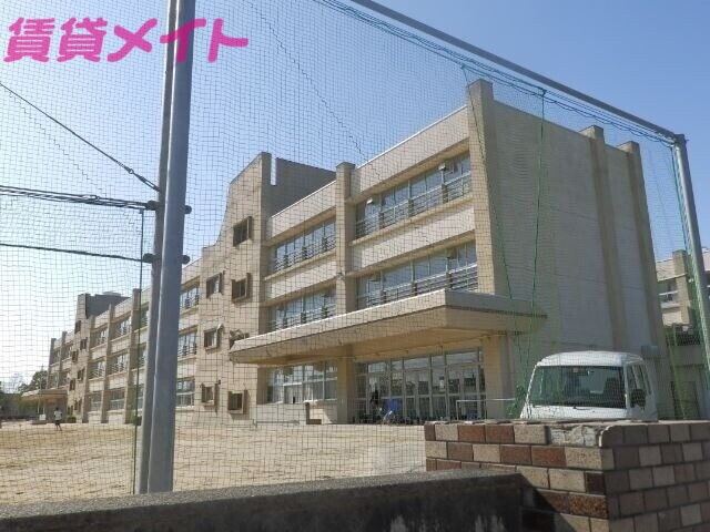 中学校　津市立橋南中学校（中学校）まで1004m