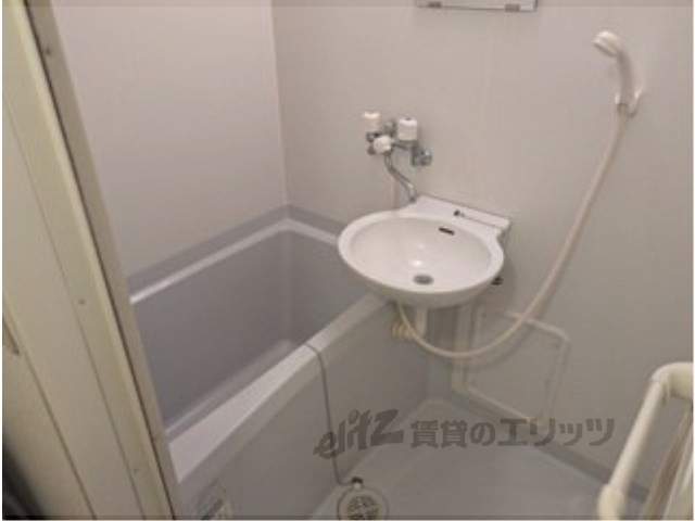 バス・シャワールーム　バス