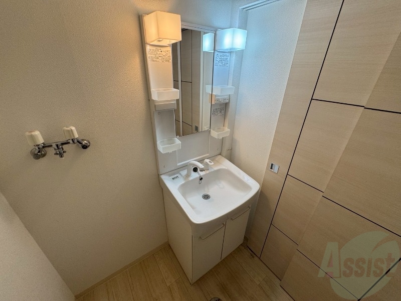 洗面設備　こちらに洗面台があります。朝の洗顔はこちらで。