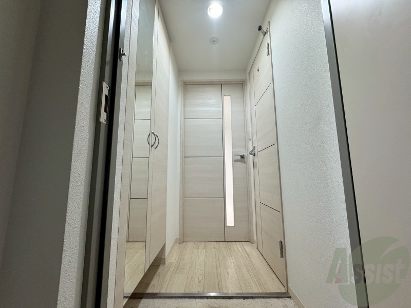 玄関　玄関の様子です。明るい印象ですね。気分もあがりそう。