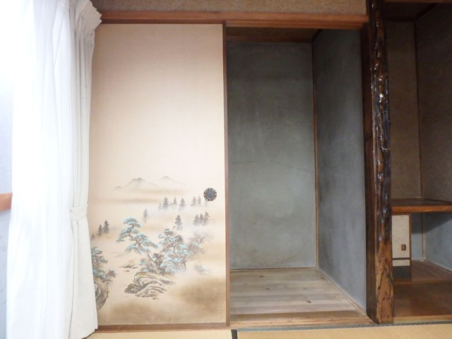 収納　押入