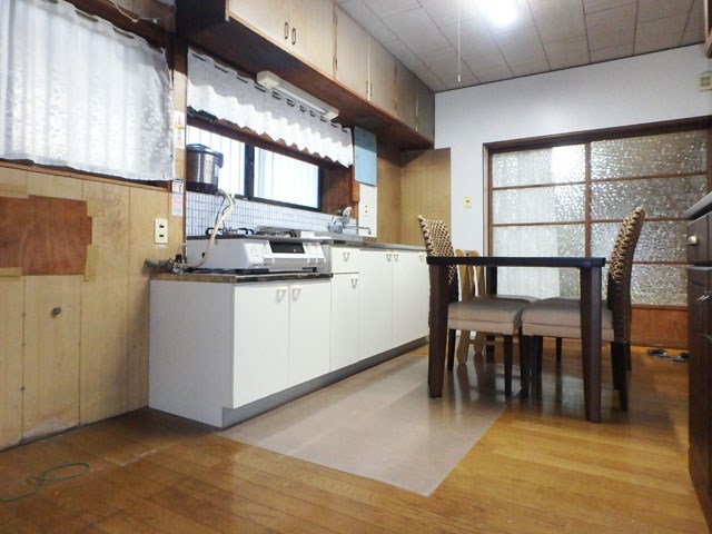 居室・リビング　６．２帖のＤＫ♪※家具は付きません